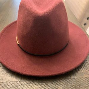 NWT Chico’s burgundy brim hat